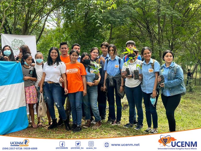 UCENM Peña Blanca participa en la actividad Plantaton HN en el Lago de Yojoa