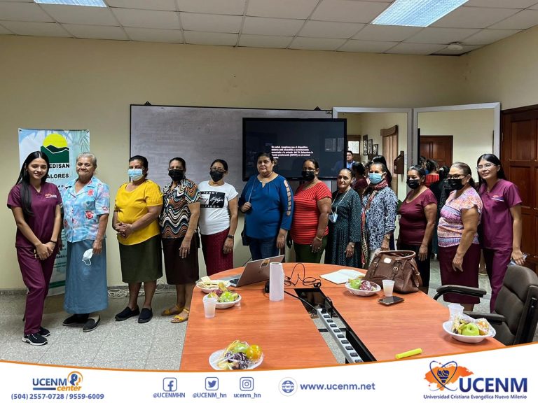 Alumnas de la Licenciatura en Salud Comunitaria realizan el proyecto Educando Px con Enfermedades Crónicas no Transmisibles