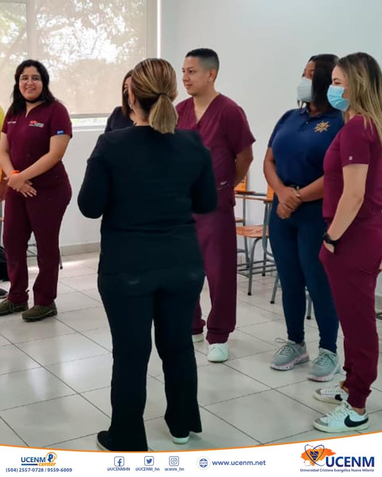 Estudiantes de diferentes carreras dan inicio a sus clases prácticas de Primeros Auxilios