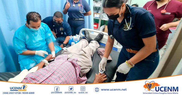 Los estudiantes de UCENM ponen en práctica sus conocimientos en el Hospital Mario Catarino Rivas