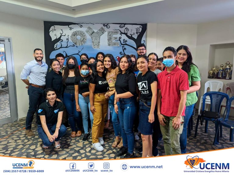 El Técnico en Producción de Televisión visita la fundación “OYE Adelante Jóvenes”