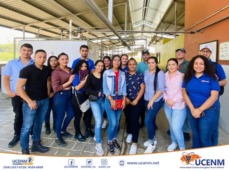 La asignatura administración de la Producción realiza visita a una empresa en Ocotepeque