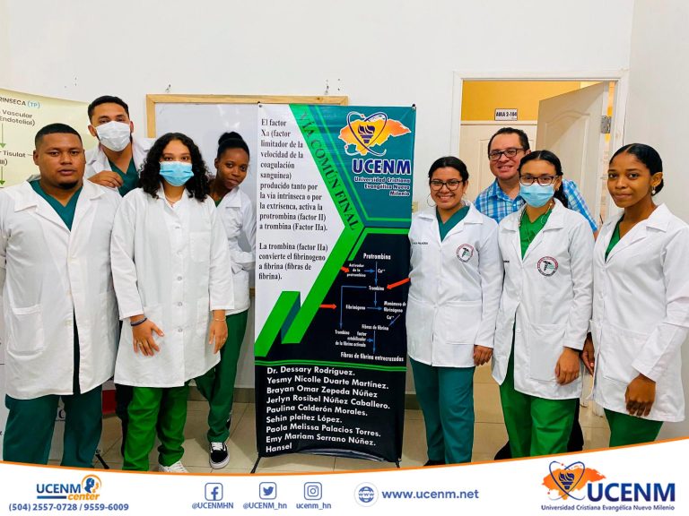  Alumnos de la clase Hematología II realizan importante donación de banners