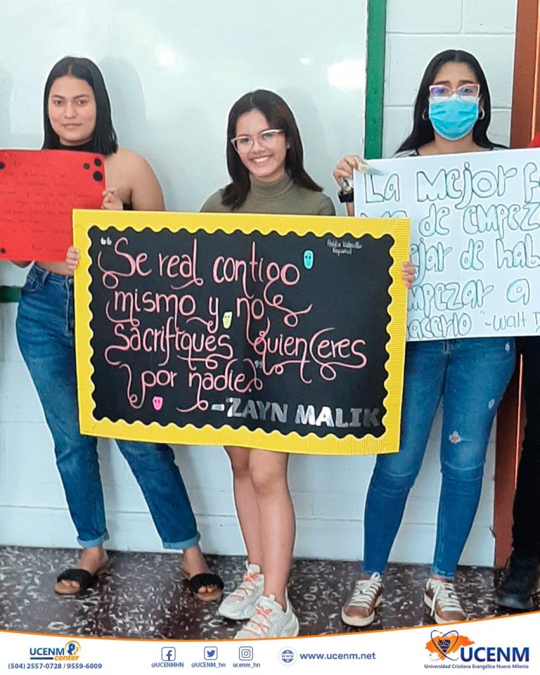 Estudiantes de diferentes carreras realizan actividad sobre la Expresión Pública