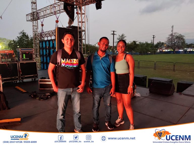 Estudiantes del Técnico en Producción de Televisión asisten al montaje del concierto de Redimidos