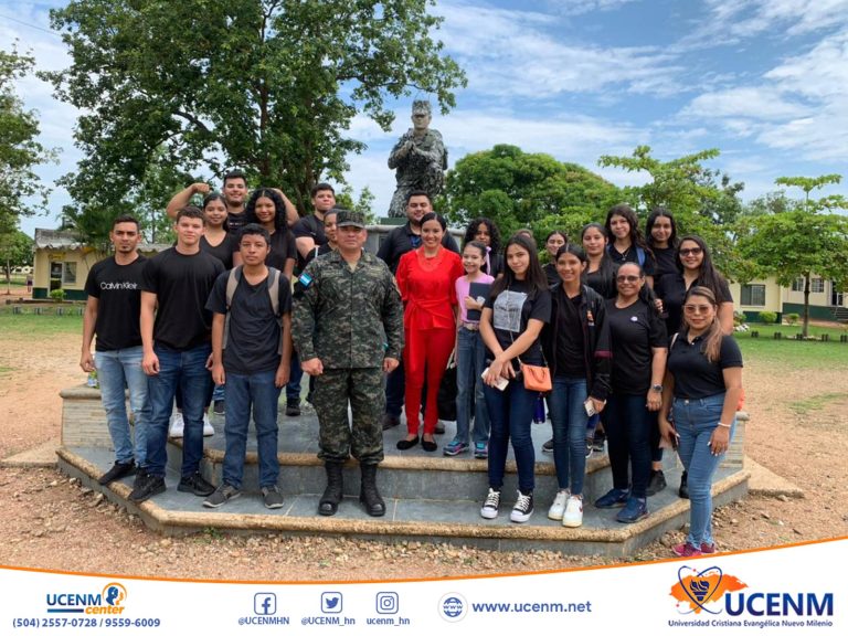 Estudiantes de UCENM Juticalpa visitan el Centro de Adiestramiento Militar de las Fuerzas Armadas
