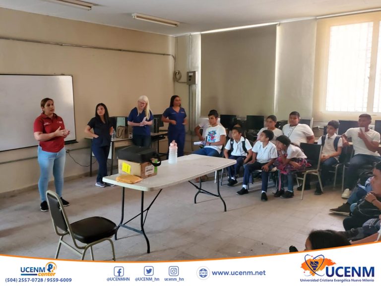 Estudiantes de la Licenciatura en Psicología imparten charla sobre la Prevención del Suicidio