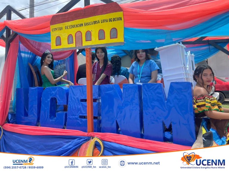 UCENM participa en el desfile del 188 aniversario de la ciudad Juticalpa, Olancho