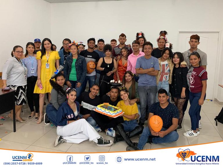 UCENM Juticalpa realiza la actividad “Peinados Locos”