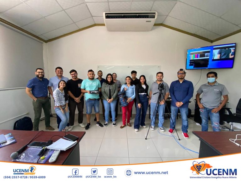 Estudiantes del Técnico en Producción de Televisión reciben conferencia impartida por la empresa COCATEL