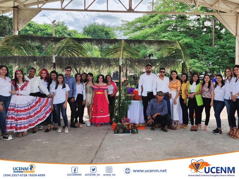 UCENM realiza actividades culturales y académicas en el parque central de San Esteban