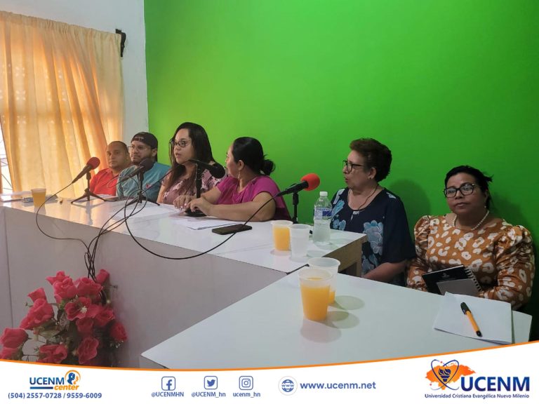 Los estudiantes de la carrera de Psicología asistieron al foro reflexivo con el tema “Prevención de Bullying “