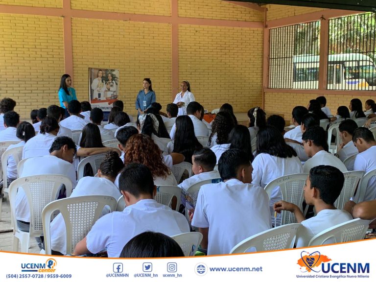 UCENM Juticalpa visita al Instituto Departamental La Fraternidad