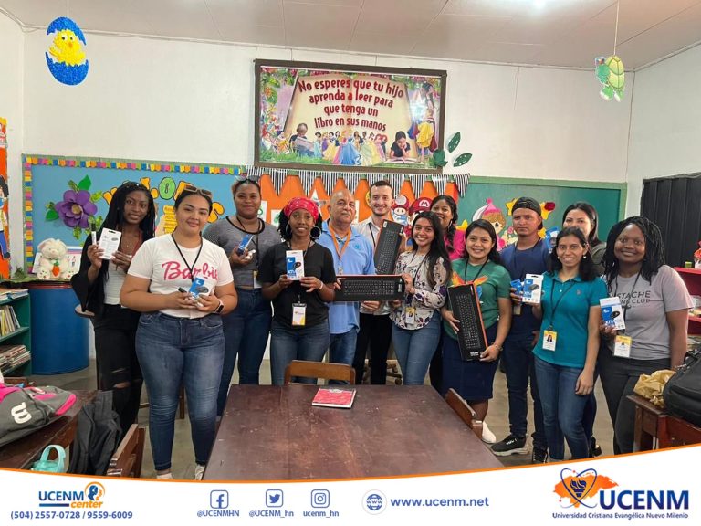 Estudiantes de la clase de Computación I realizan proyecto de vinculación tecnológico