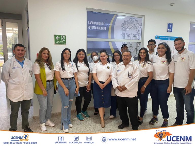 La clase de Criminalística de UCENM Juticalpa visita los laboratorios de la DPI Tegucigalpa