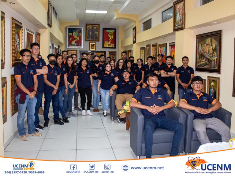 Estudiantes de Ingeniería en Sistemas de UCENM La Esperanza visitan la sede central San Pedro Sula
