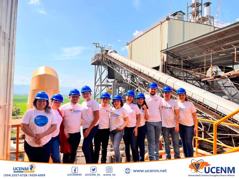 Estudiantes de UCENM La Entrada, Copán realizan visita de campo a Azucarera Chumbagua