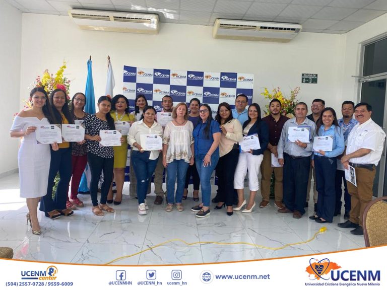 Personal administrativo de los centros asociados y campus regionales de la zona de Occidente participan en jornada de actualización pedagógica impartida por Dra. Ana Martín Cuadrado de UNED de España