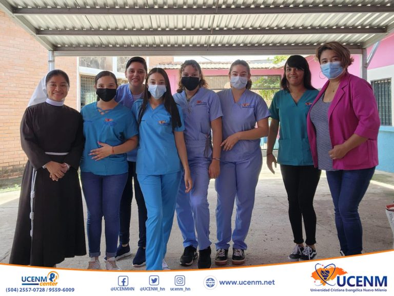 Estudiantes de la Licenciatura en Psicología visitan el asilo de ancianos Paz y Bien en Juticalpa, Olancho