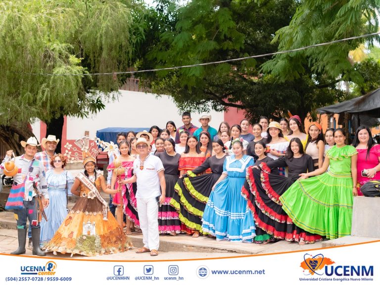 El Centro Asociado de UCENM Gracias desarrolla una muestra cultural