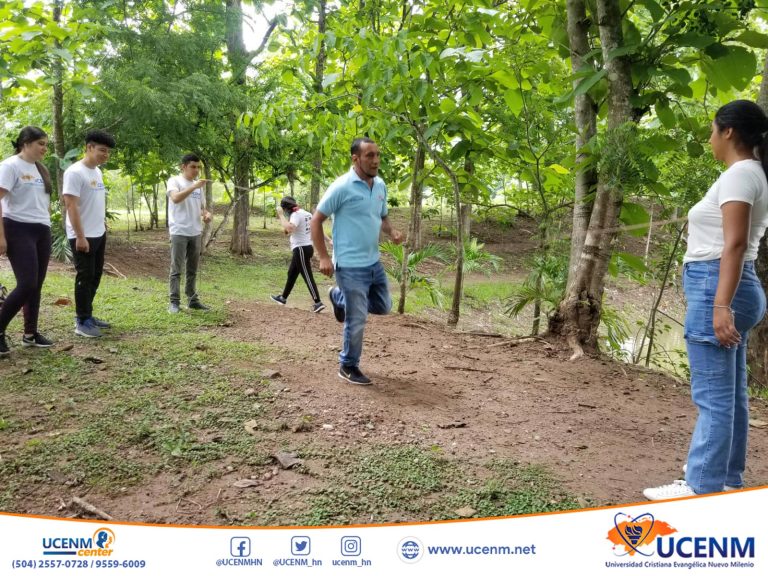 Estudiantes de UCENM La Entrada realizan diferentes disciplinas deportivas como parte de la asignatura Deporte