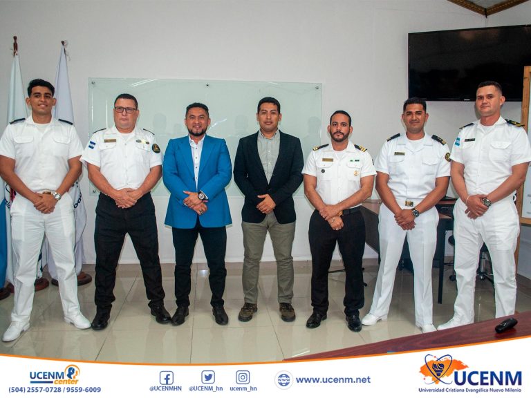 Defensa profesional de Navegación y Control Marítimo de los estudiantes de último año de la Licenciatura en Gestión Portuaria y Transporte Marítimo