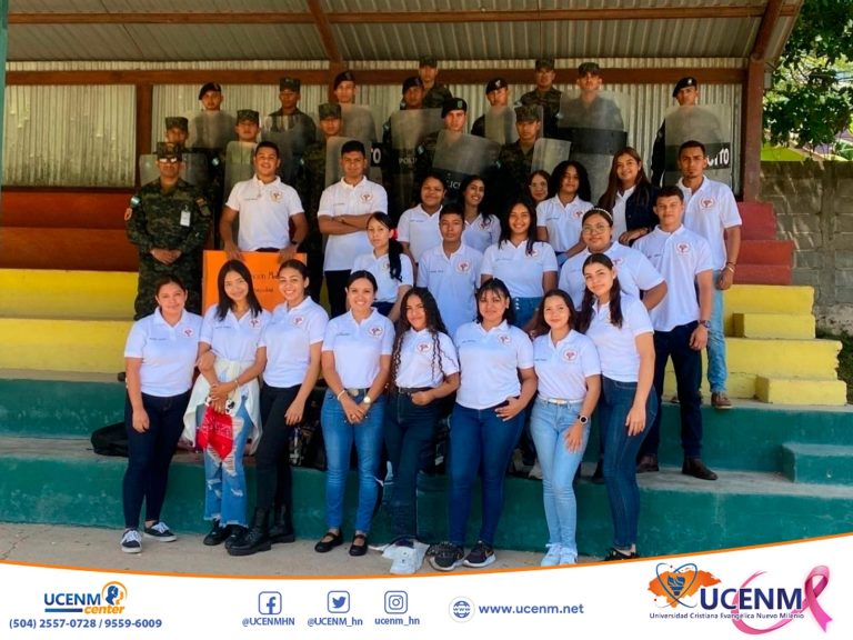 Estudiantes de la Licenciatura en Derecho participan en una importante charla en la 115 Brigada de Infantería del departamento de Olancho