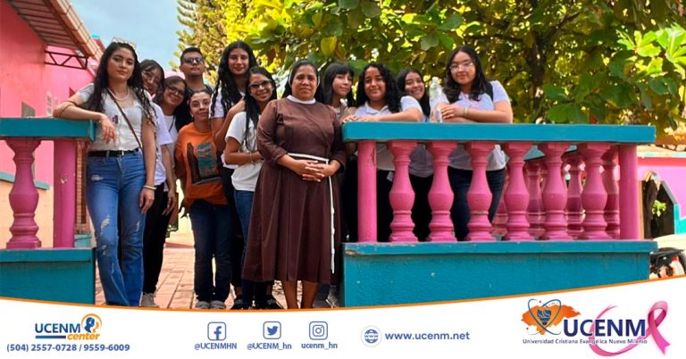 Estudiantes de UCENM Juticalpa realizan labor social en asilo de ancianos Paz y Bien